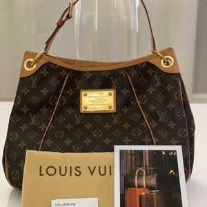❌SOLD❌ ❤️100%  Authentic Louis Vuitton Galliera PM❤️
